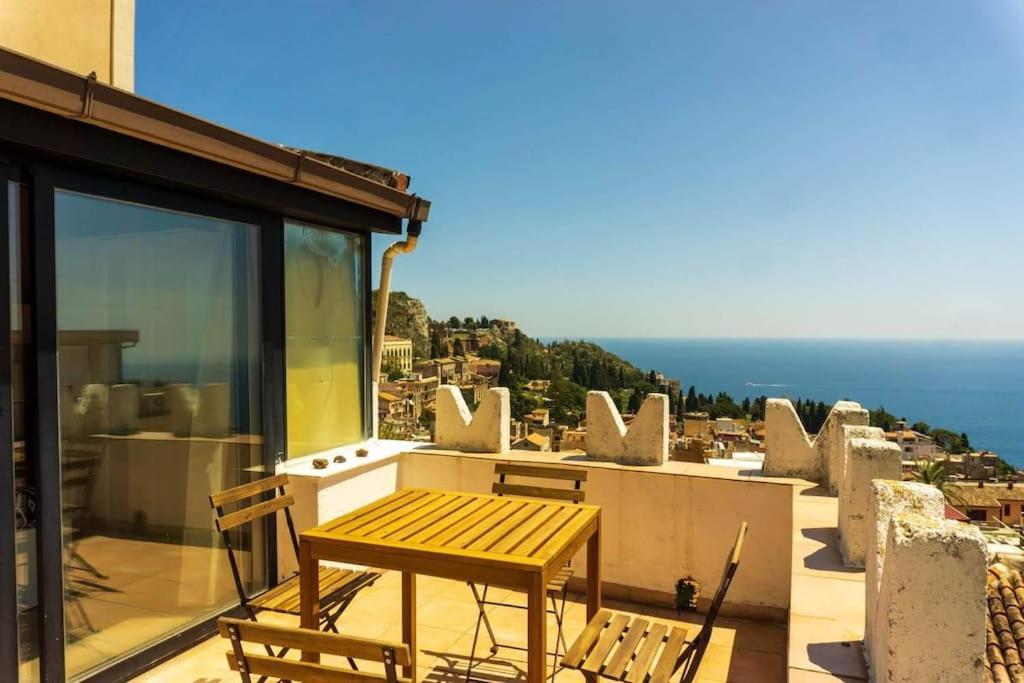 Glamstudio Taormina Center Amazing View On Private Terrace Homgarden Apartment Екстериор снимка